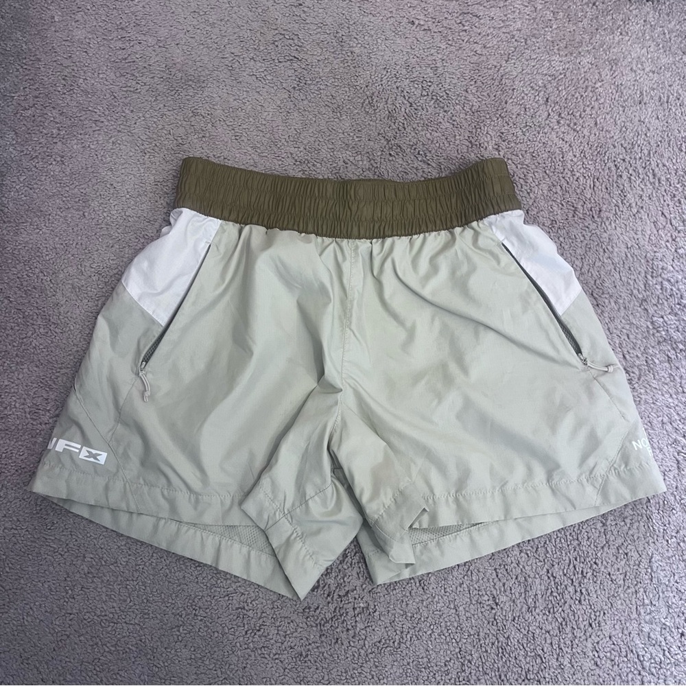 The North Face Women’s WindWall TNF X size Small Tan, White/Cream Running Shorts - Picture 3 of 10